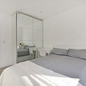 Large double bedroom